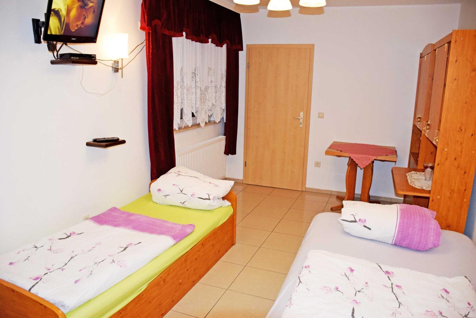 Ferienwohnung/ Ferienzimmer Asche * Aschersleben