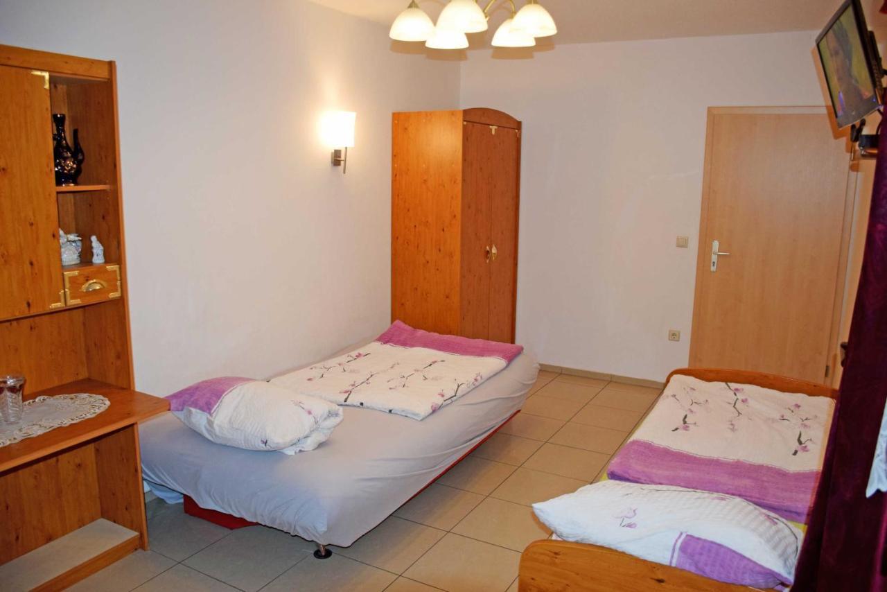 Homestay Ferienwohnung/ Ferienzimmer Asche