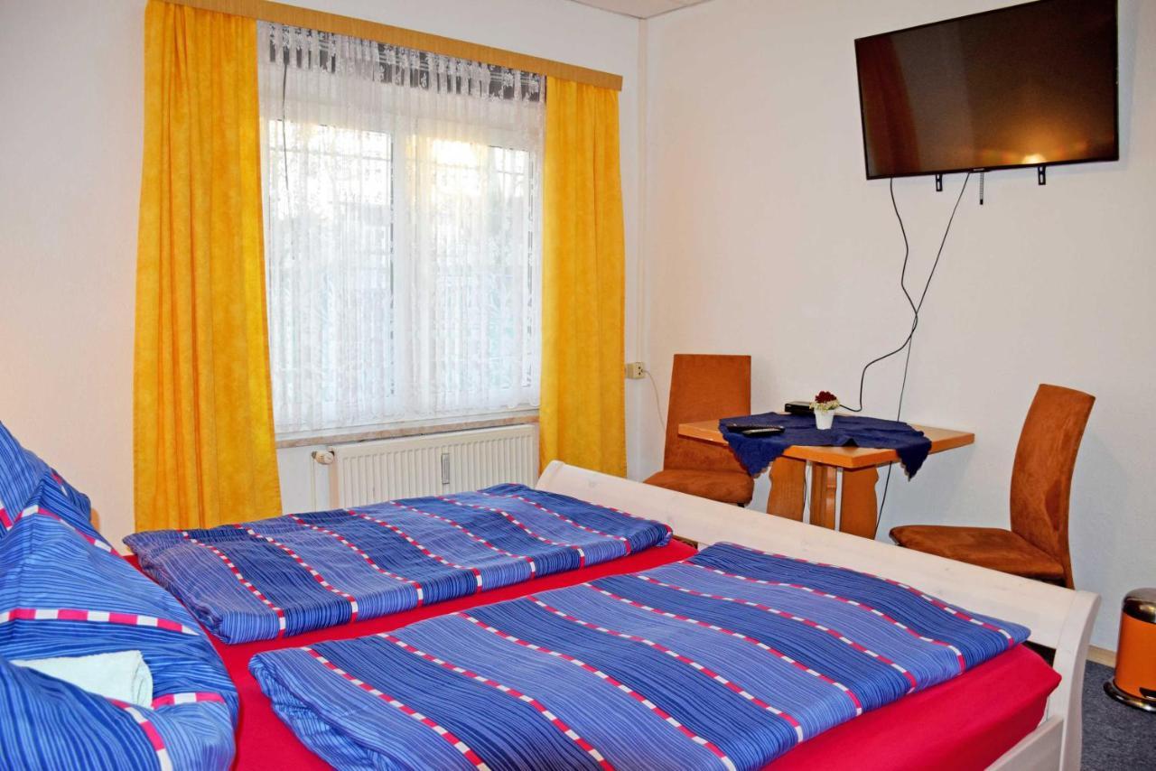 Ferienwohnung/ Ferienzimmer Asche