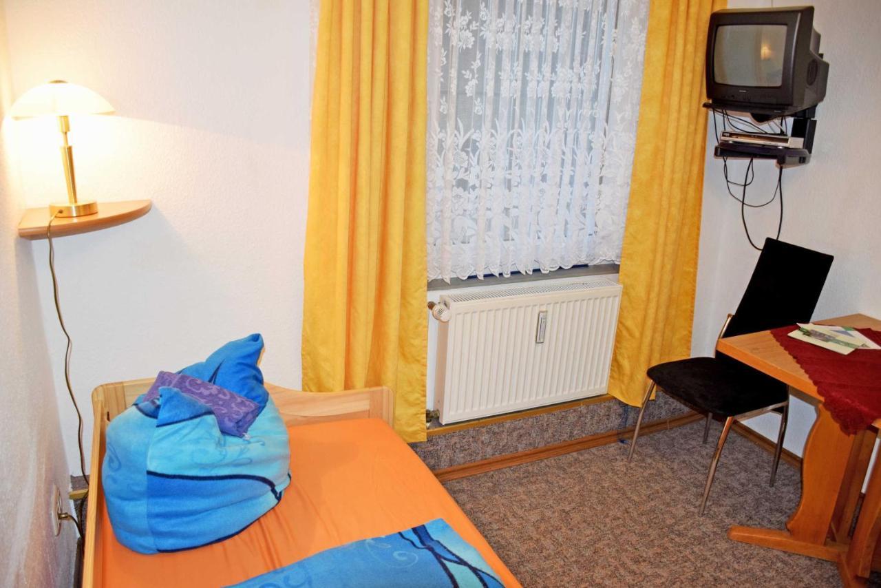 Homestay Ferienwohnung/ Ferienzimmer Asche Aschersleben